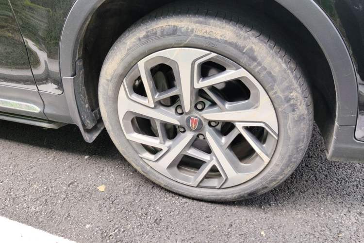 Used Hongqi HS7 2022 2.0T DCT Two-Wheel Drive Smart Connect Flagship Edition 7 Seats Right Front Wheel Hub
