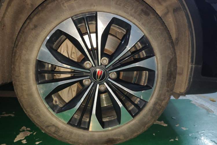 Used Hongqi HS7 2022 2.0T DCT Two-Wheel Drive Smart Connect Flagship Edition Five Seats Right Front Wheel Hub