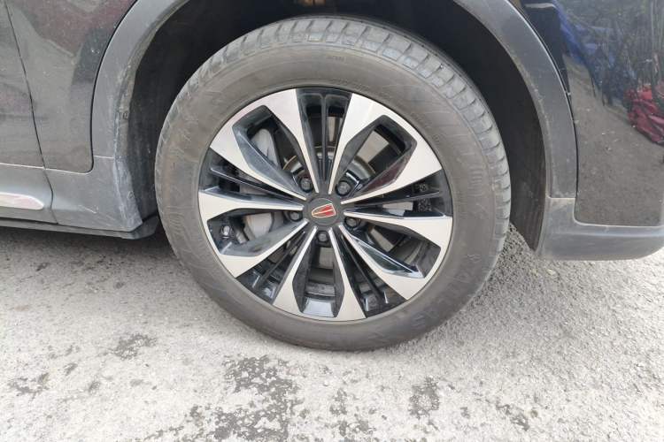 Used Hongqi HS7 2022 2.0T DCT Two-Wheel Drive Smart Connect Flagship Edition Seven Seats Right Front Wheel Hub
