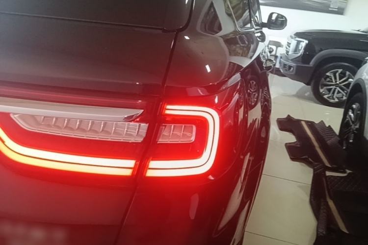 Used Hongqi HS7 2022 3.0T Automatic All-Wheel Drive ZhiLian Flagship Edition Five Seats Right Rear Taillight
