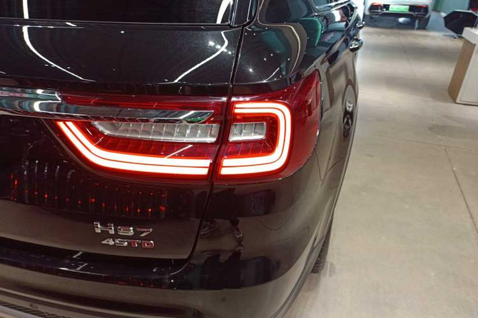 Used Hongqi HS7 2022 2.0T DCT Two-Wheel Drive Smart Connect Flagship Edition Seven Seats Right Rear Taillight