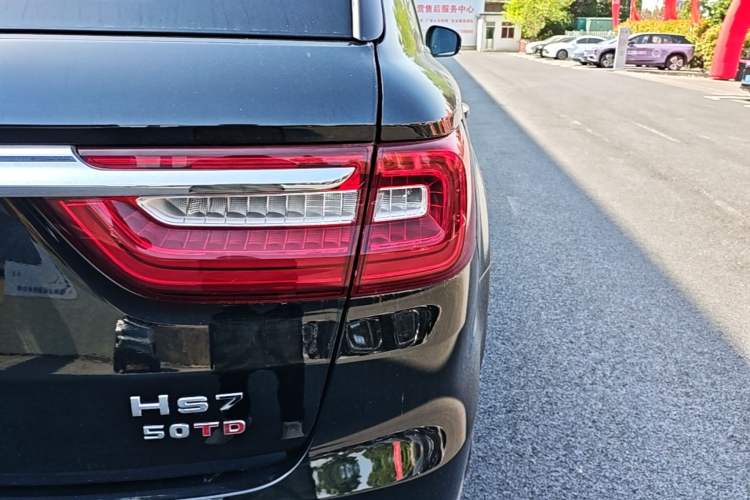 Used Hongqi HS7 2022 3.0T Automatic All-Wheel Drive ZhiLian Flagship Edition Five Seats Right Rear Taillight