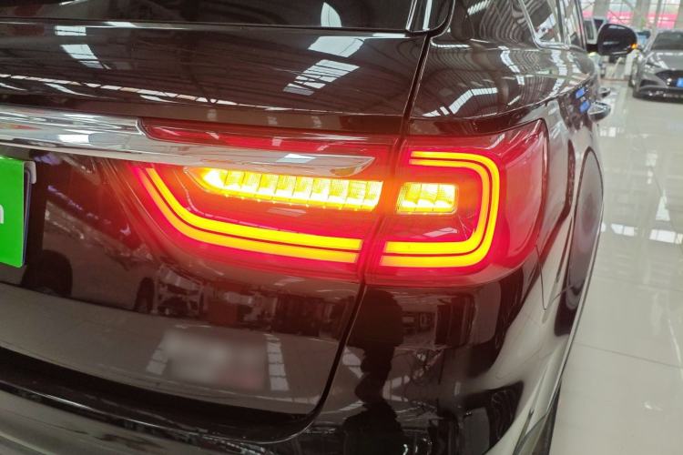 Used Hongqi HS7 2022 3.0T Automatic All-Wheel Drive ZhiLian QiChang Edition 5 Seats Right Rear Taillight