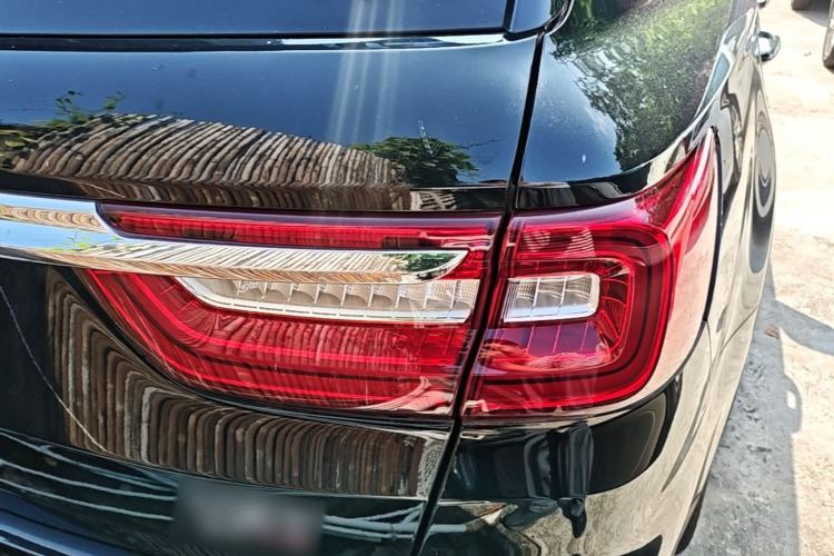 Used Hongqi HS7 2022 3.0T Automatic All-Wheel Drive ZhiLian Flagship Edition Five Seats Right Rear Taillight