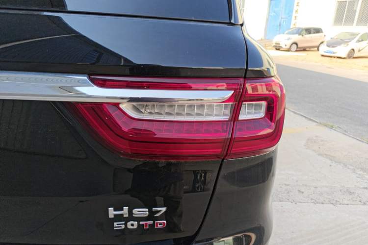 Used Hongqi HS7 2022 3.0T Automatic All-Wheel Drive ZhiLian Flagship Edition Five Seats Right Rear Taillight