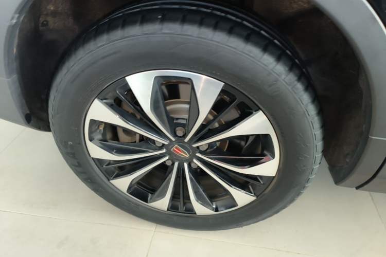 Used Hongqi HS7 2022 2.0T DCT Two-Wheel Drive Smart Connect Flagship Edition Seven Seats Right Rear Wheel Hub