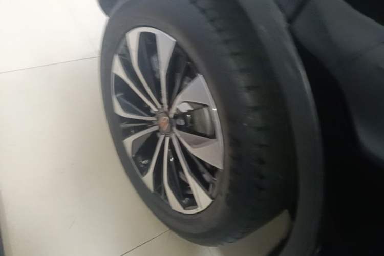 Used Hongqi HS7 2022 3.0T Automatic All-Wheel Drive ZhiLian Flagship Edition Five Seats Right Rear Wheel Hub