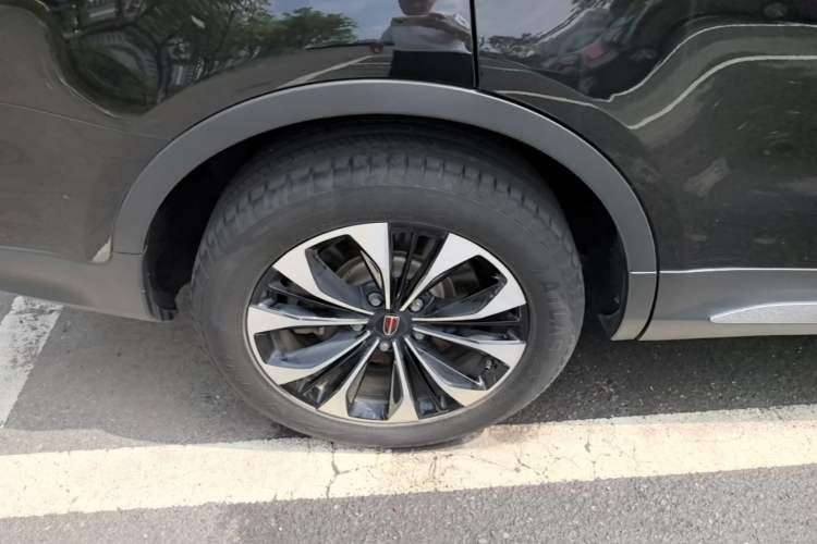 Used Hongqi HS7 2022 2.0T DCT Two-Wheel Drive Smart Connect Flagship Edition Five Seats Right Rear Wheel Hub