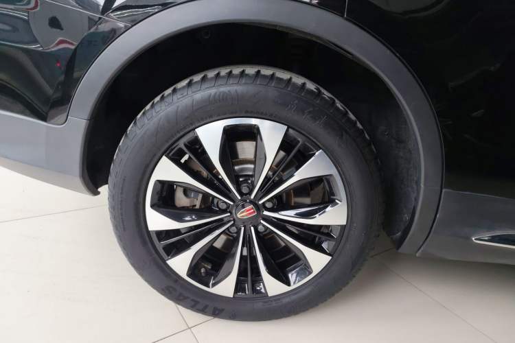 Used Hongqi HS7 2022 2.0T DCT Two-Wheel Drive Smart Connect Flagship Edition Seven Seats Right Rear Wheel Hub