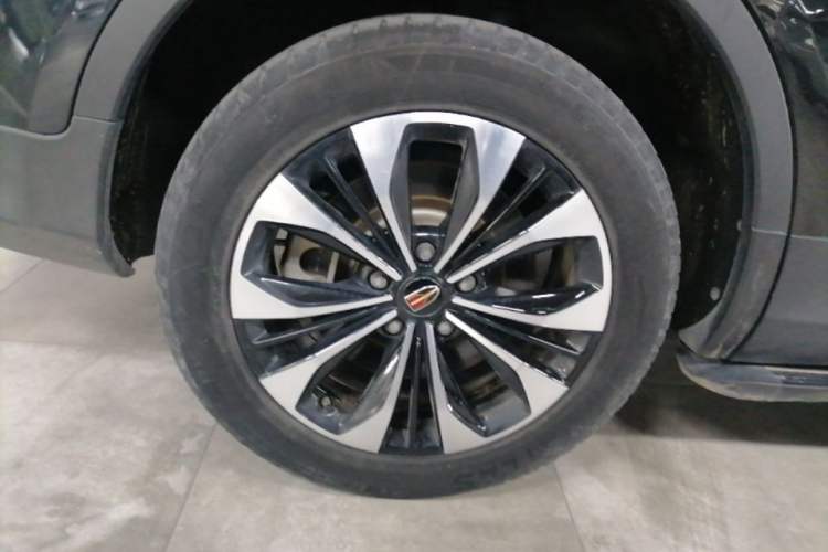 Used Hongqi HS7 2022 2.0T DCT Two-Wheel Drive Smart Connect Flagship Edition Five Seats Right Rear Wheel Hub