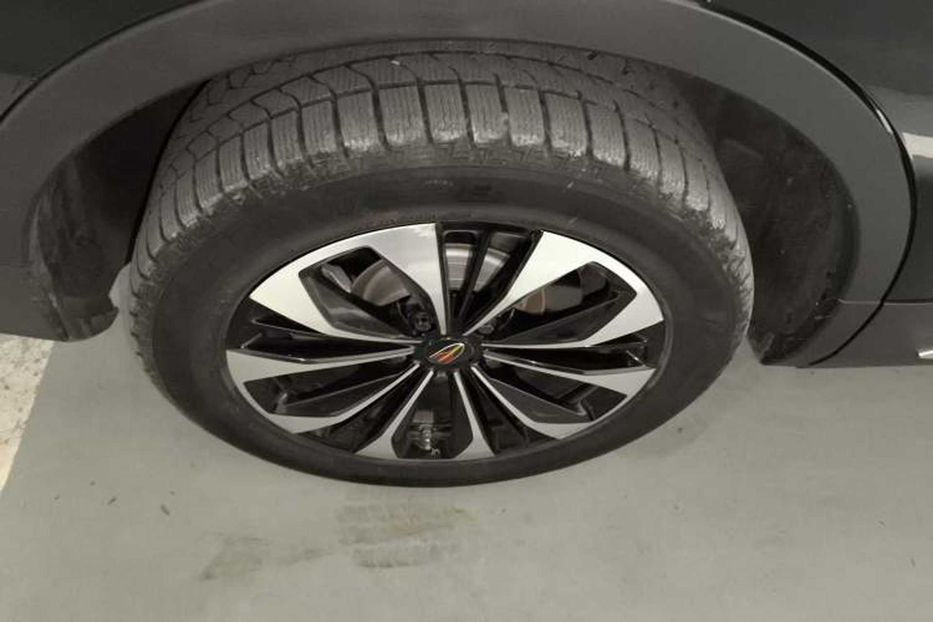 Used Hongqi HS7 2022 3.0T Automatic All-Wheel Drive ZhiLian Flagship Edition Five Seats Right Rear Wheel Hub