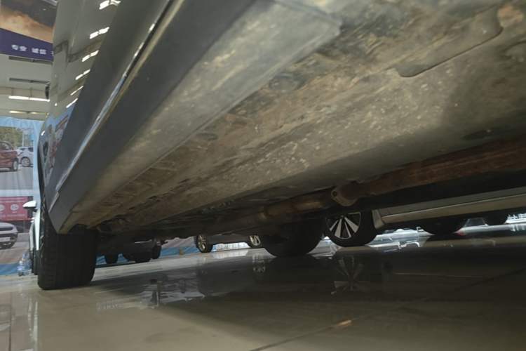Used Hongqi HS7 2022 2.0T DCT Two-Wheel Drive Smart Connect Flagship Edition Five Seats Right Side Sill
