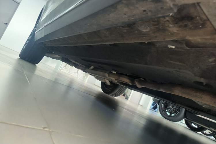 Used Hongqi HS7 2022 2.0T DCT Two-Wheel Drive Smart Connect Flagship Edition Seven Seats Right Side Sill