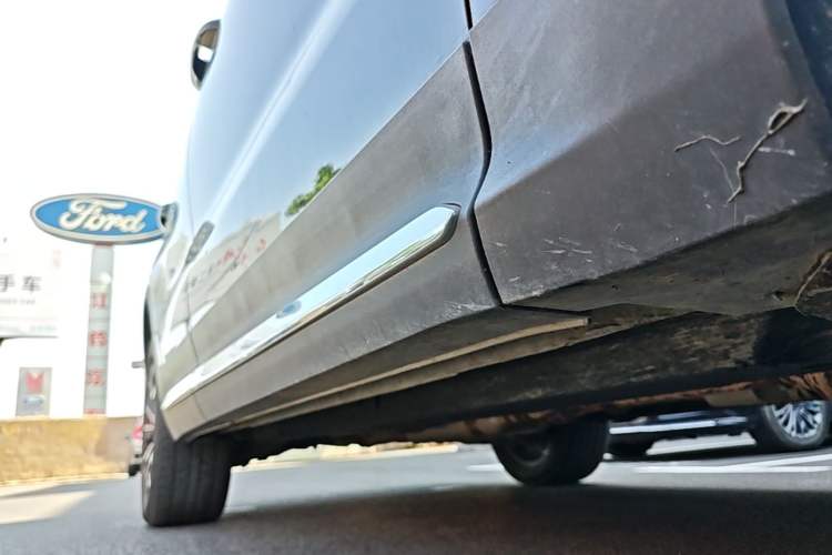 Used Hongqi HS7 2022 3.0T Automatic All-Wheel Drive ZhiLian Flagship Edition Five Seats Right Side Sill
