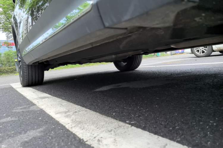 Used Hongqi HS7 2022 2.0T DCT Two-Wheel Drive Smart Connect Flagship Edition Five Seats Right Side Sill