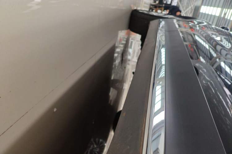 Used Hongqi HS7 2022 3.0T Automatic All-Wheel Drive ZhiLian QiChang Edition 5 Seats Right Side Sill