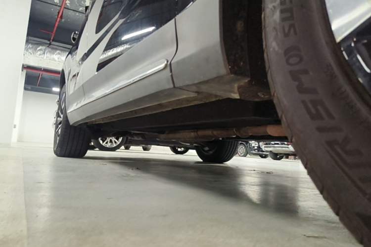 Used Hongqi HS7 2022 2.0T DCT Two-Wheel Drive Smart Connect Flagship Edition Seven Seats Right Side Sill