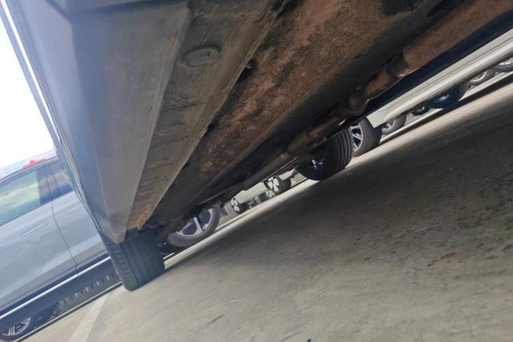 Used Hongqi HS7 2022 2.0T DCT Two-Wheel Drive Smart Connect Flagship Edition Five Seats Right Side Sill