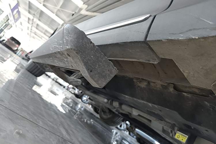 Used Hongqi HS7 2022 3.0T Automatic All-Wheel Drive Smart Connect Flagship Edition 7 Seats Right Side Sill
