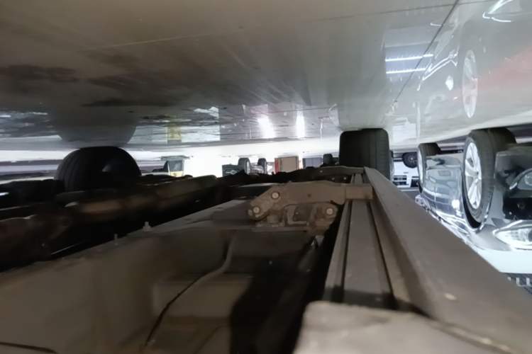 Used Hongqi HS7 2022 2.0T DCT Two-Wheel Drive Smart Connect Flagship Edition 7 Seats Right Side Sill