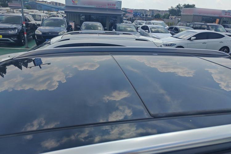 Used Hongqi HS7 2022 2.0T DCT Two-Wheel Drive Smart Connect Flagship Edition Five Seats Roof