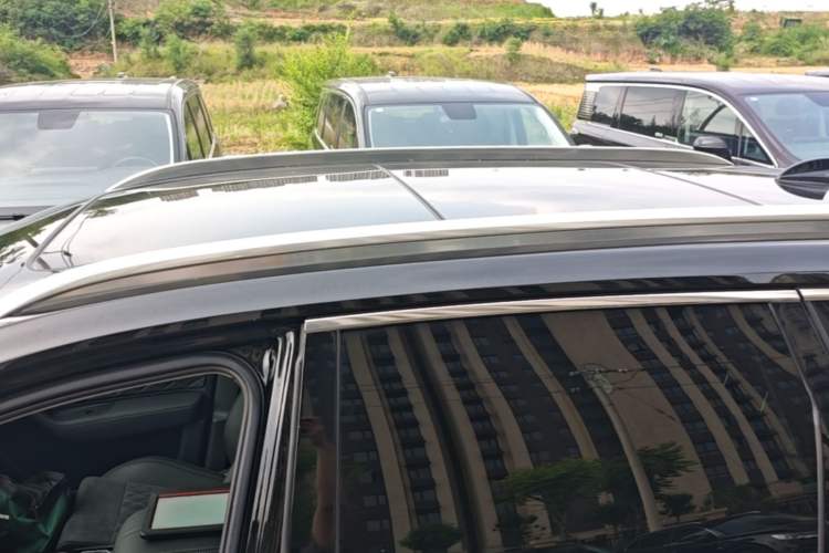 Used Hongqi HS7 2022 2.0T DCT Two-Wheel Drive Smart Connect Flagship Edition Seven Seats Roof