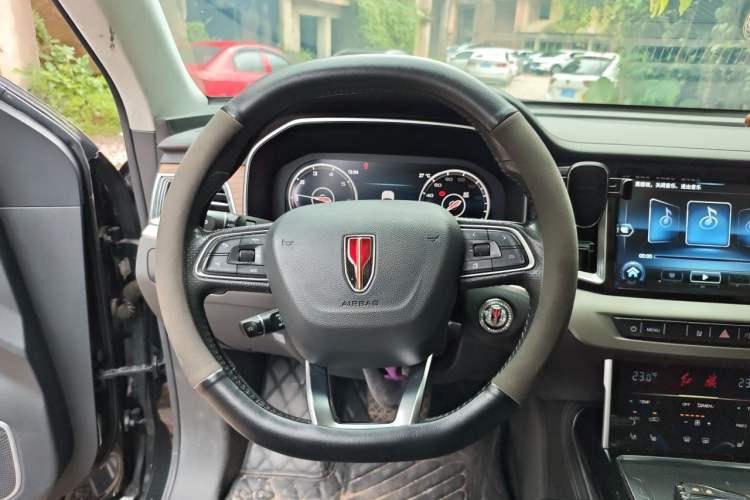 Used Hongqi HS7 2022 2.0T DCT Two-Wheel Drive Smart Connect Flagship Edition 7 Seats Steering Wheel