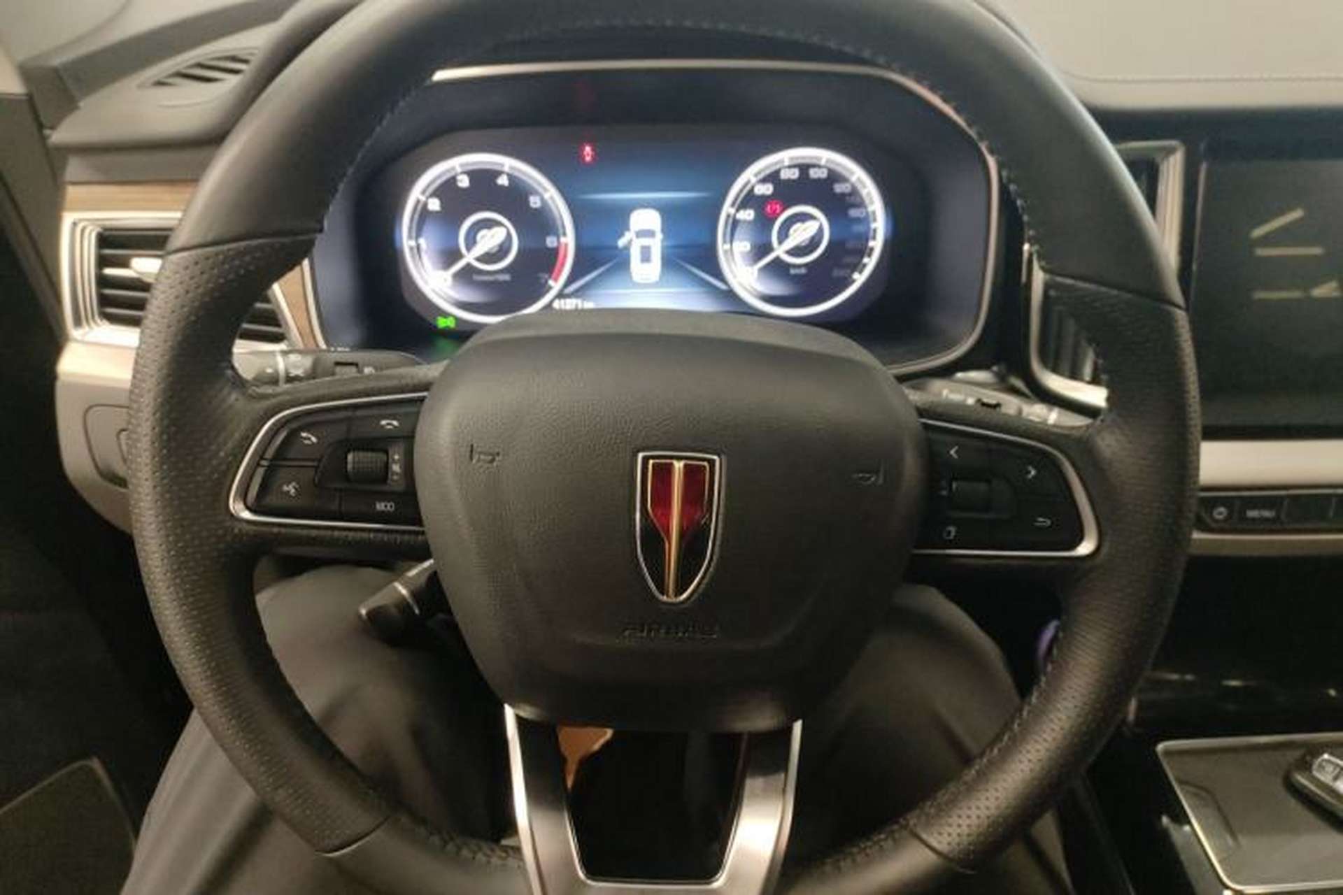 Used Hongqi HS7 2022 2.0T DCT Two-Wheel Drive Smart Connect Flagship Edition Five Seats Steering Wheel