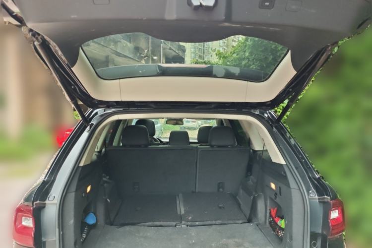 Used Hongqi HS7 2022 2.0T DCT Two-Wheel Drive Smart Connect Flagship Edition 7 Seats Trunk