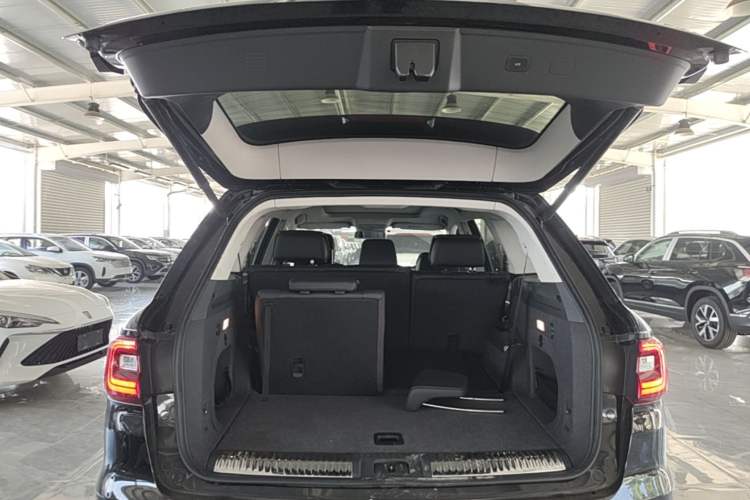 Used Hongqi HS7 2022 3.0T Automatic All-Wheel Drive Smart Connect Flagship Edition 7 Seats Trunk