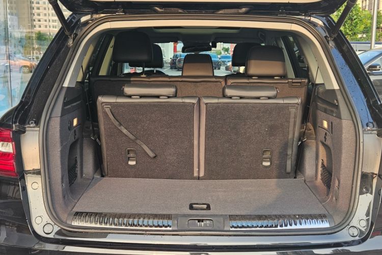 Used Hongqi HS7 2022 2.0T DCT Two-Wheel Drive Smart Connect Flagship Edition Seven Seats Trunk