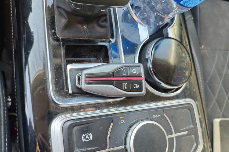 Used Hongqi HS7 2022 2.0T DCT Two-Wheel Drive Smart Connect Flagship Edition 7 Seats Vehicle Key