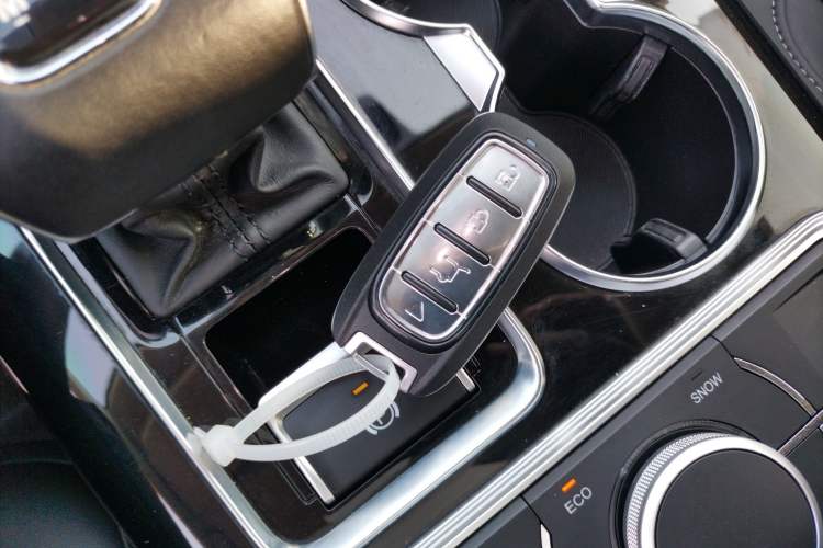 Used Hongqi HS7 2022 2.0T DCT Two-Wheel Drive Smart Connect Flagship Edition Seven Seats Vehicle Key