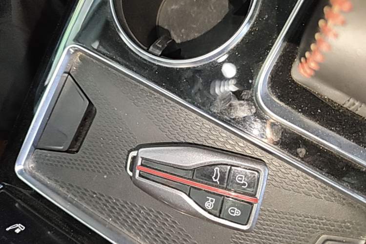Used Hongqi HS7 2022 3.0T Automatic All-Wheel Drive Smart Connect Flagship Edition 7 Seats Vehicle Key