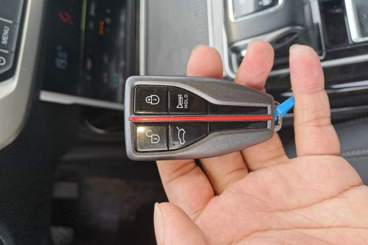 Used Hongqi HS7 2022 3.0T Automatic All-Wheel Drive ZhiLian Flagship Edition Five Seats Vehicle Key