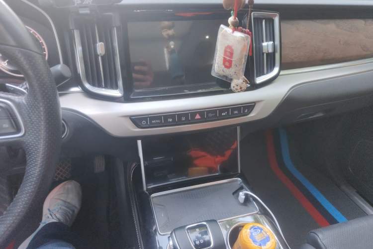 Used Hongqi HS7 2022 3.0T Automatic All-Wheel Drive Smart Connect Flagship Edition 7 Seats Audio And AC Panel