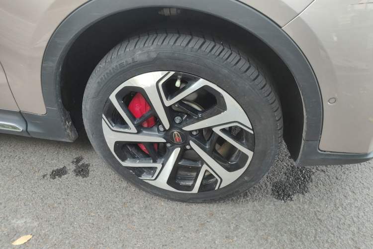 Used Hongqi HS7 2022 3.0T Automatic All-Wheel Drive Smart Connect Flagship Edition 7 Seats Right Front Wheel Hub