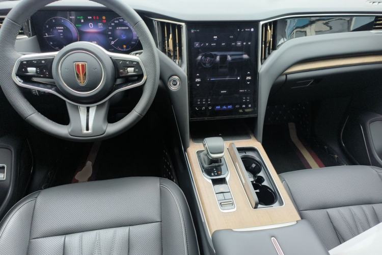 Used Hongqi HS7 2023 2.0T Automatic All-Wheel Drive Flagship Edition Six Seats Center Console