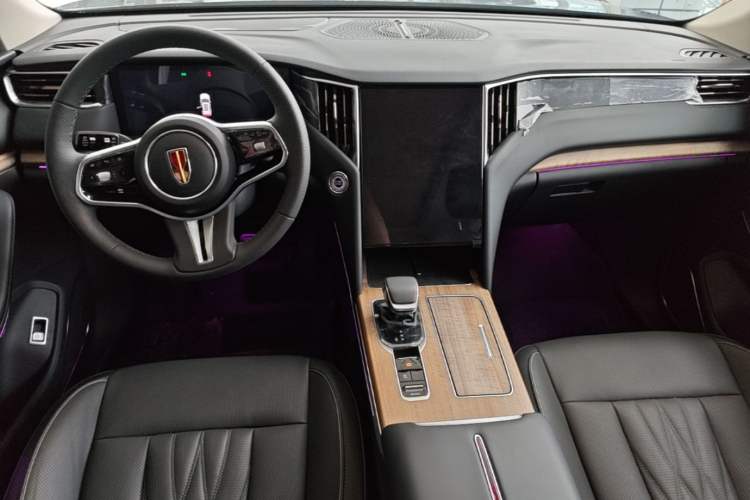 Used Hongqi HS7 2023 2.0T Automatic All-Wheel Drive Flagship Edition Six Seats Center Console