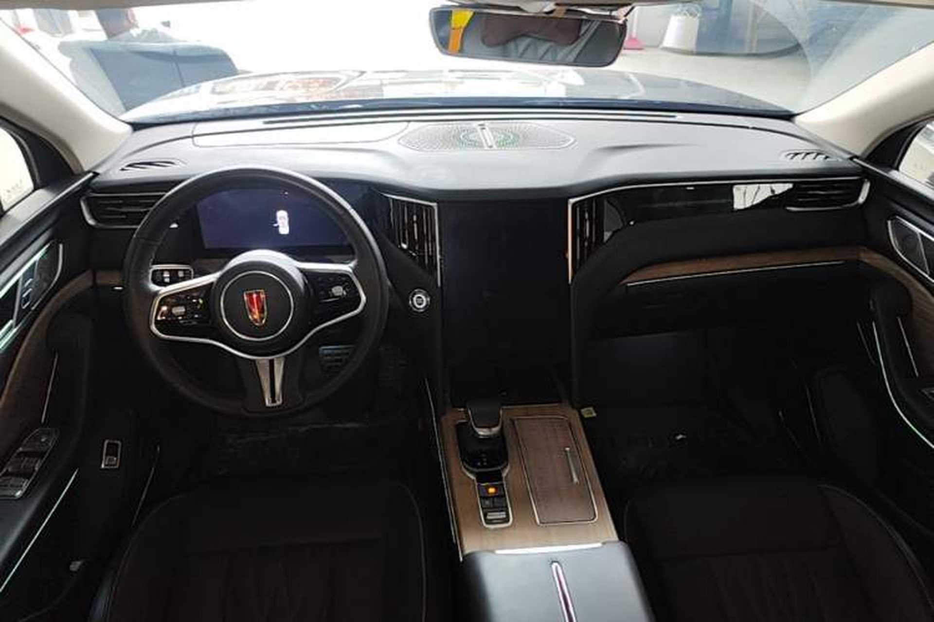Used Hongqi HS7 2023 2.0T Automatic All-Wheel Drive Flagship Edition Six Seats Center Console