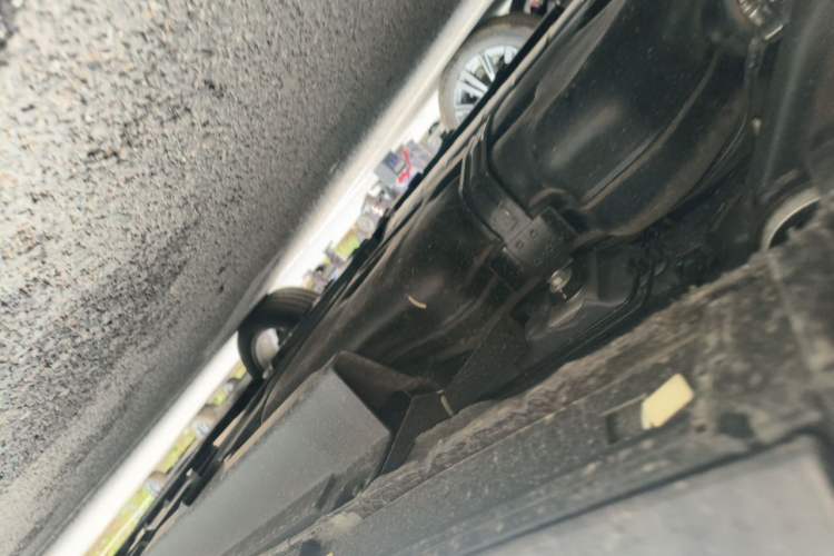Used Hongqi HS7 2023 2.0T Automatic All-Wheel Drive Flagship Edition Six Seats Chassis Rear Right
