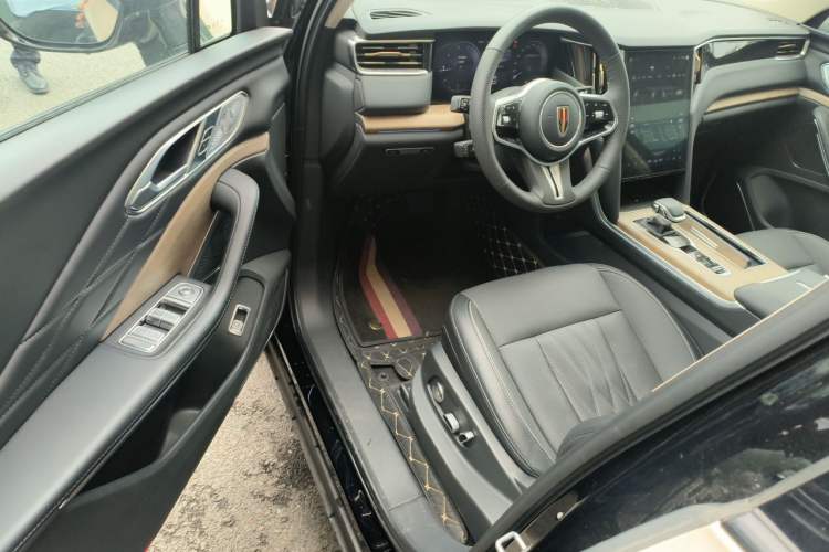 Used Hongqi HS7 2023 2.0T Automatic All-Wheel Drive Flagship Edition Six Seats Driver Seat