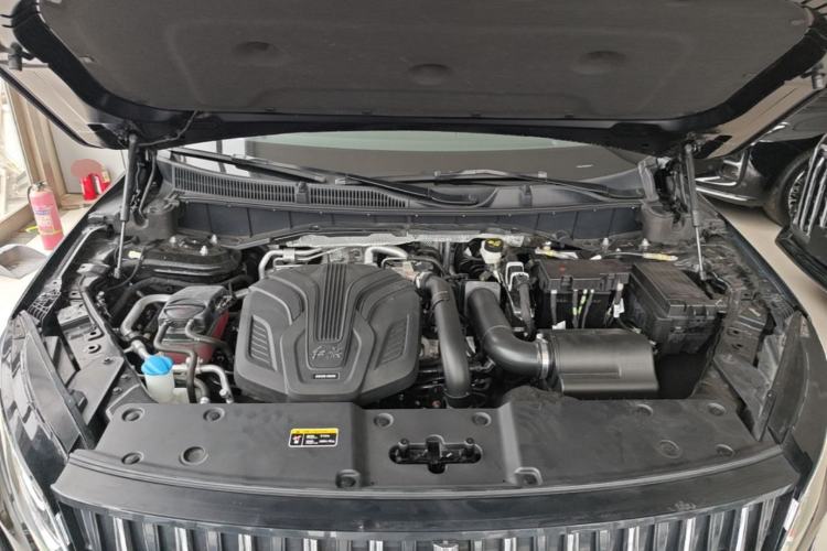 Used Hongqi HS7 2023 2.0T Automatic All-Wheel Drive Flagship Edition Six Seats Engine Bay
