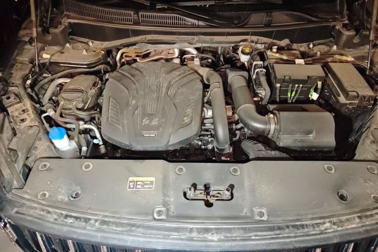 Used Hongqi HS7 2023 2.0T Automatic All-Wheel Drive Flagship Edition Six Seats Engine Bay