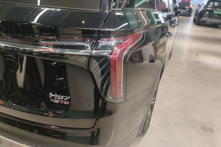 Used Hongqi HS7 2023 2.0T Automatic All-Wheel Drive Flagship Edition Six Seats Exterior 2