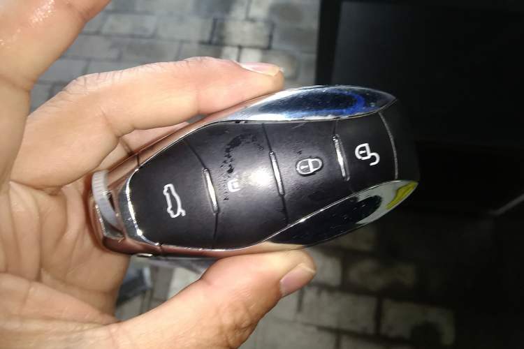 Used Hongqi HS7 2023 2.0T Automatic All-Wheel Drive Flagship Edition Six Seats Interior 1