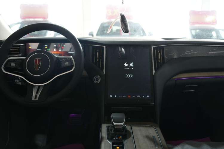 Used Hongqi HS7 2023 2.0T Automatic All-Wheel Drive Flagship Edition Six Seats Interior 1