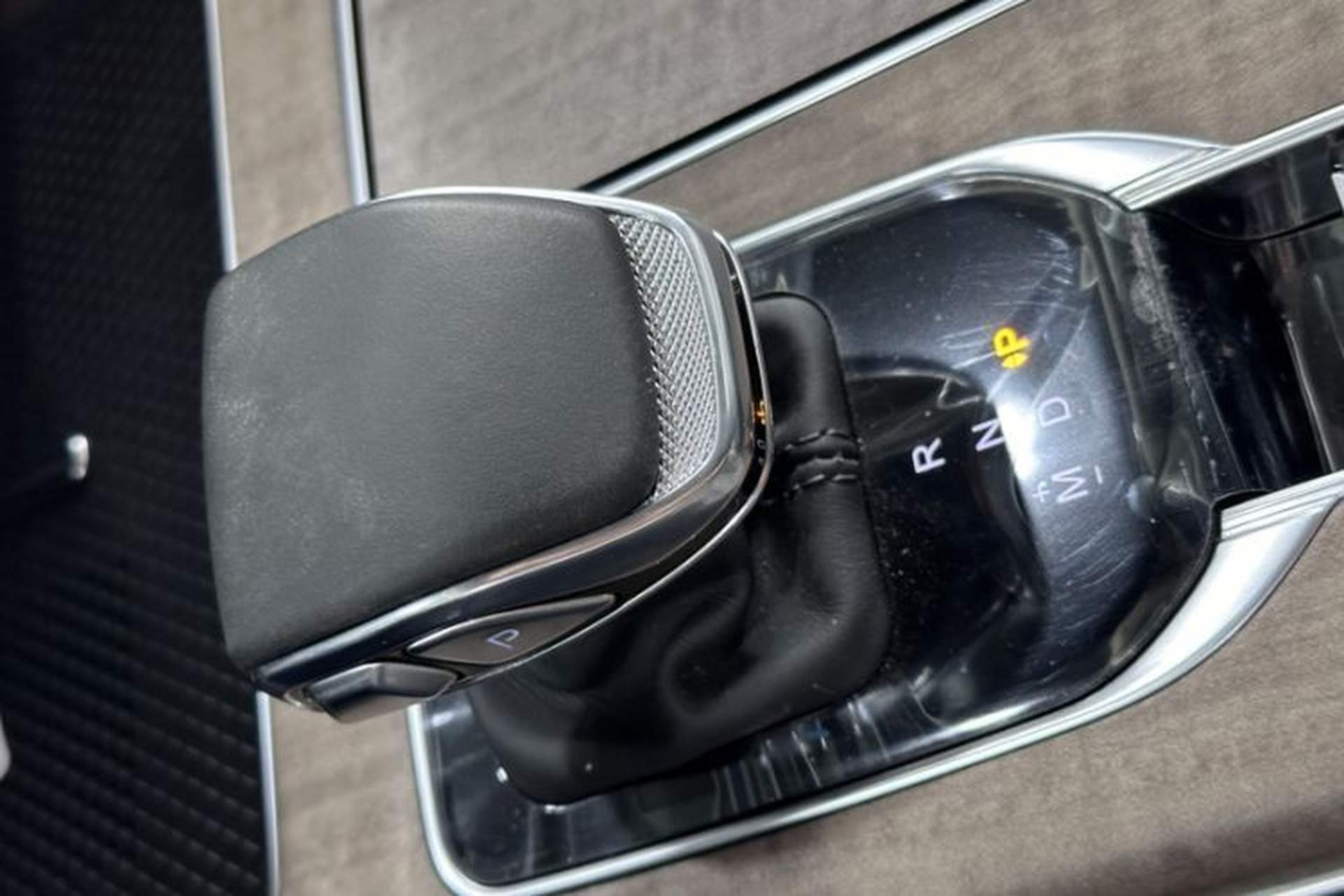 Used Hongqi HS7 2023 2.0T Automatic All-Wheel Drive Flagship Edition Six Seats Interior 1