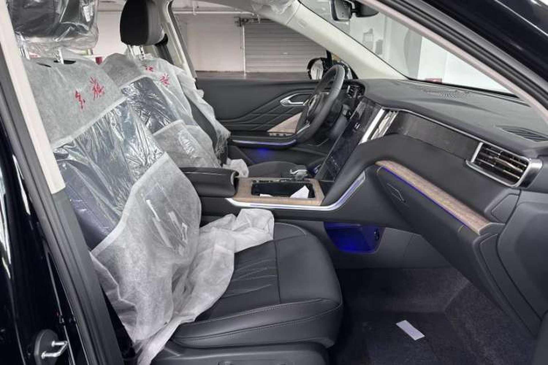 Used Hongqi HS7 2023 2.0T Automatic All-Wheel Drive Flagship Edition Six Seats Interior 10