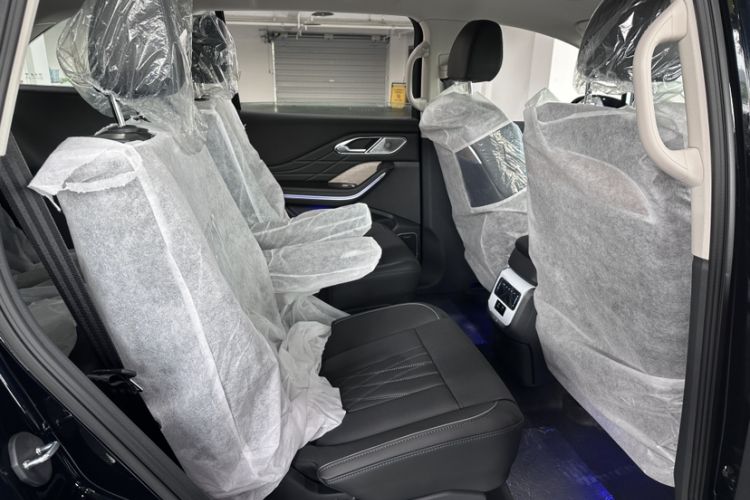 Used Hongqi HS7 2023 2.0T Automatic All-Wheel Drive Flagship Edition Six Seats Interior 11